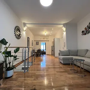 Design Europarlament With Private Terrace Apartamento